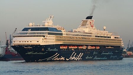 Die "Mein Schiff 2" wird am 14. Mai in Hamburg getauft. Foto: Hasenpusch